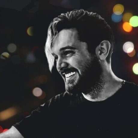 دانلود آهنگ جدید هی تو سرم فکرای نامربوط میگرده
